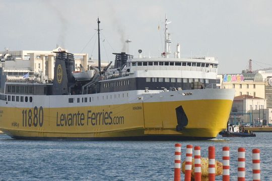 ploio kefalonia